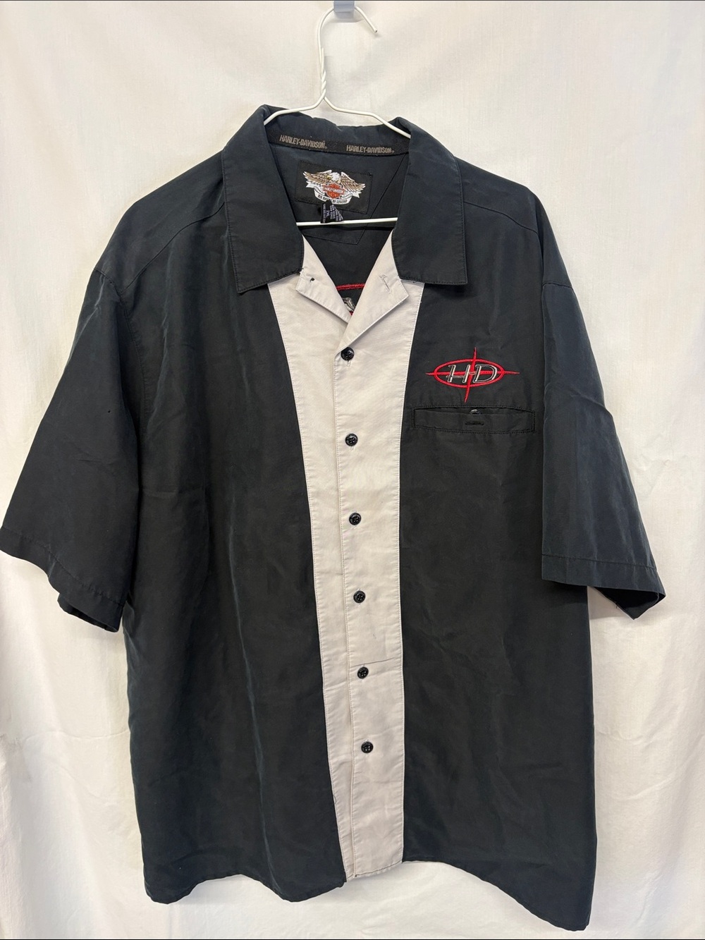 Black and Cream Men's Short-Sleeve Bowling Shirt with Red Logo sz 2XL
